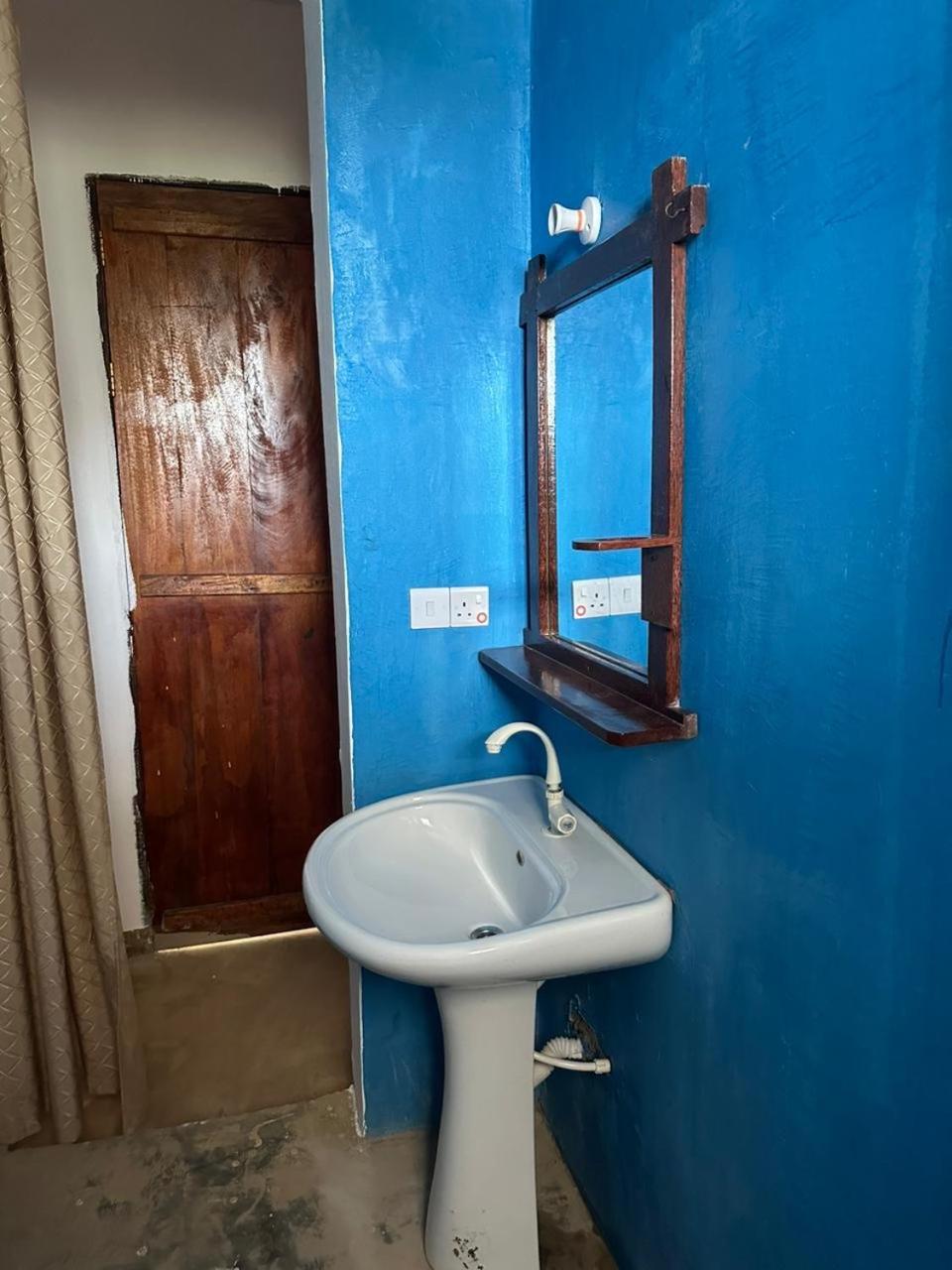 Mbuyuni Lodge ナングウィ エクステリア 写真