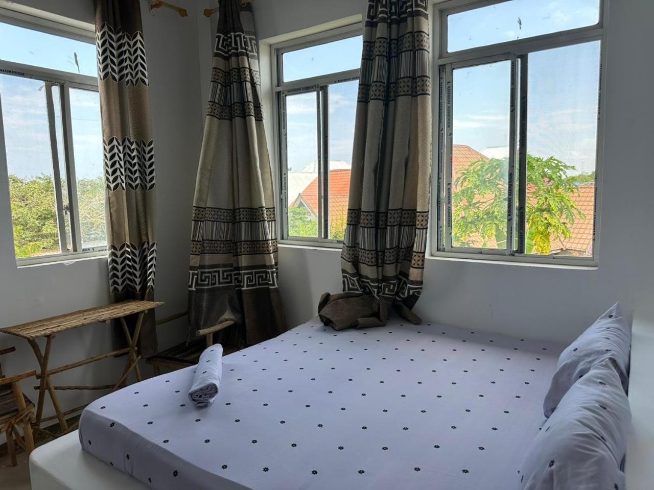 Mbuyuni Lodge ナングウィ エクステリア 写真